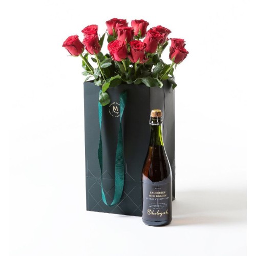 Red roses in a gift bag with bubbles (None selected)