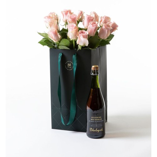 Pink roses in gift bag with bubbles (None selected)