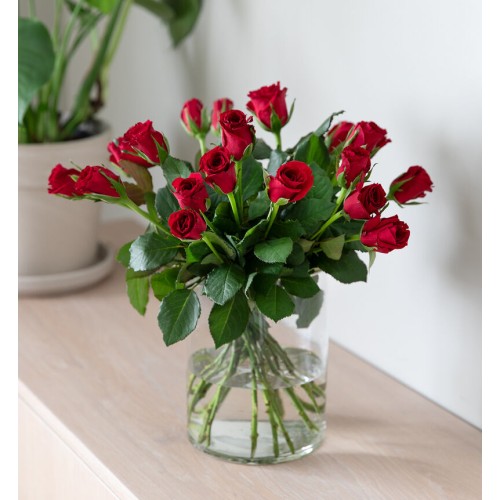 Red rose bouquet (None selected)