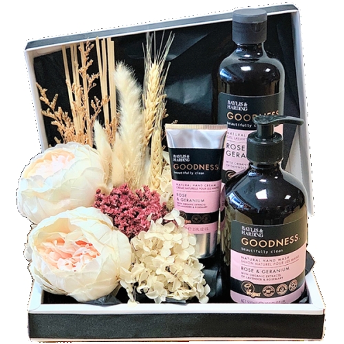 Goodness Rose Pamper Hamper