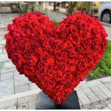'Take my Heart' 360 Degrees Heart Shape Roses