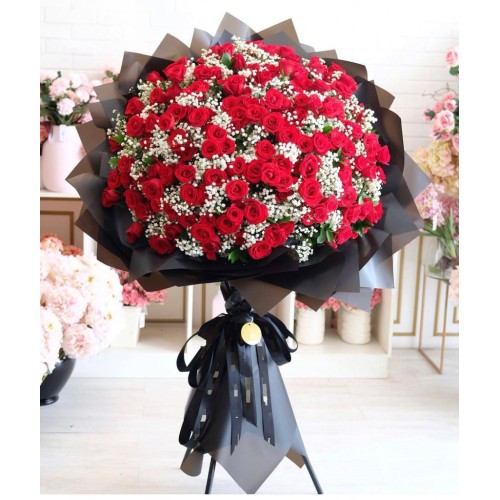 Grand Roses And Gypso Bouquet with Stand