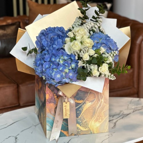 Blue & white Flower Bouquet (Small)