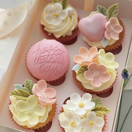 Mother's Day Floral Cupcakes