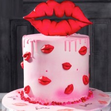Kisses & Lips Cake