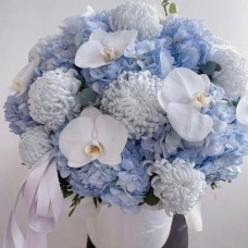 Luxury Blue Flower Arrangement