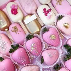 Pink Dipped Strawberries & Cakesicles