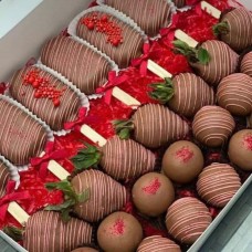 Swiss Chocolate-Dipped Strawberries , Cakesicles & Cake Pops