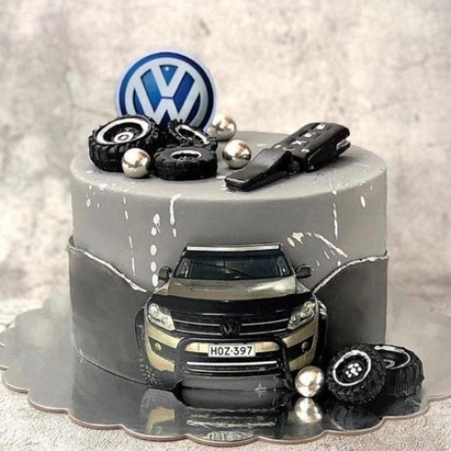 Elegant Car Cake