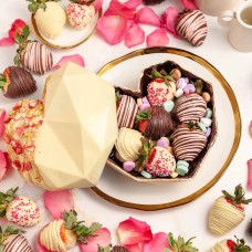 Choco-Smash Heart Cake with Strawberries
