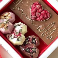 Swiss Choco-Smash Mini Hearts & Dried Raspberries Bar
