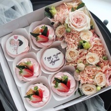 Cupcakes with Flowers