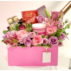 Luxury Candle, Chocolate & Flower Gift Box