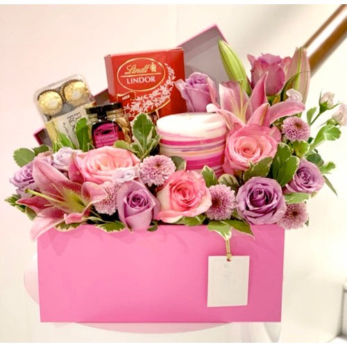 Luxury Candle, Chocolate & Flower Gift Box