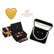 GODIVA Royal Velvet Box & Freshwater Pearls Set (Large -24pcs of Godivas Pralines and 70pcs of Godivas Carres)