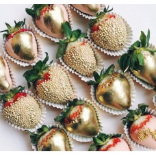 Gold Chocolate-Dipped Strawberries