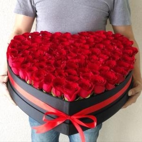 100 Heart Shape Roses Box