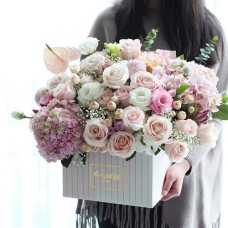 Extra Large Pink & White Flower Gift Box