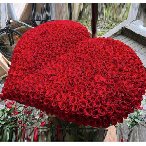 Ultimate Heart Shape 1000 Roses Box