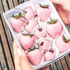 Swiss Chocolate-Dipped Strawberries & Cherries (20 pieces)