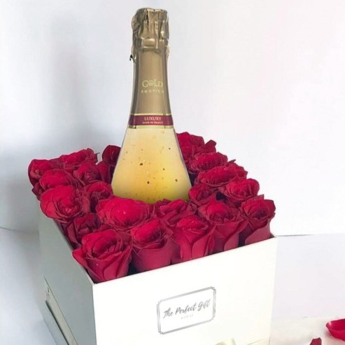24 Carat Gold Emotion Sparkling Juice & Red Roses