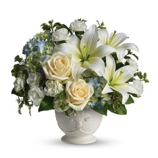 Royal Snow White Flower Arrangement
