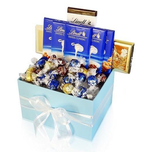 Lindt Lovers Premium Gift Box