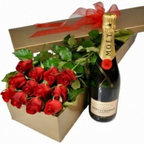 Roses & MoÃ«t package
