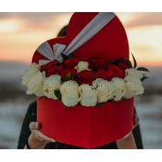 Luxe Ecuadorian Roses Love Box