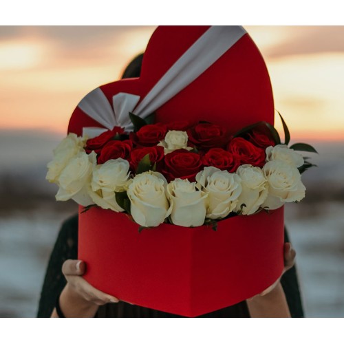 Luxe Ecuadorian Roses Love Box