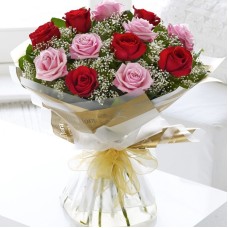 Bouquet of 12 Pink Red Roses