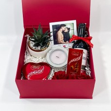 Ultimate Romance Lindt Chocolate Box