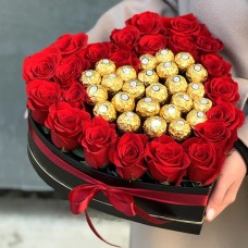 Heart of 25 Red Roses & 25 Ferrero Chocolates