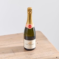 Venus English Sparkling Wine Chocolates and Candle Gift Set