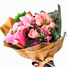 Basic Lilarosa - 18 Roses and 5 Stargazers