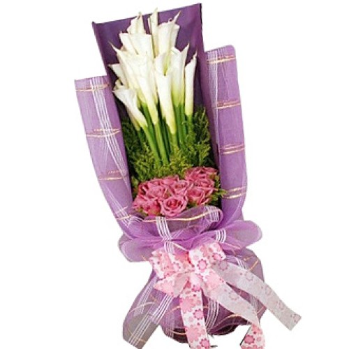 Premium Lucille Mores - 10 Calla Lilies with 24 Roses Flower Bouquet