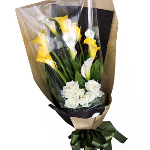 Premium Stunning Kayla - 8 Calla Lily, 10 Roses Flower Bouquet
