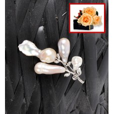 Narumi Baroque Pearl Pendant - Jewelry gift