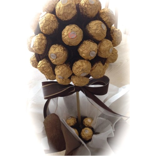 FERRERO ROCHER TOPIARY