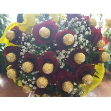 IMPORTED ROSES SET WITH FERRERO