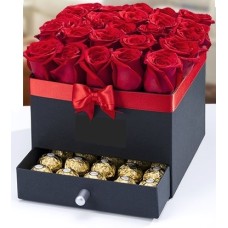 BOX WITH 25 ROSES AND SURPRISE DRAWER WITH FERRERO