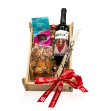 Sweet Easter in a wooden basket