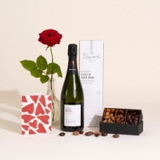 The Romantic - Champagne, chocolates, rose & card