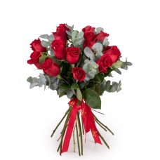 Red roses and eucalyptus (Deluxe)