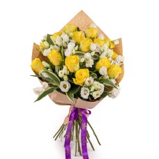 Unique bouquet of roses and lisianthus (Deluxe)
