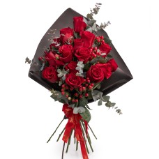Bouquet of red roses, hypericum (Deluxe)