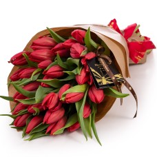 Bouquet of special red tulips (standard)