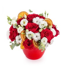 Winter floral arrangement in a vase (deluxe)