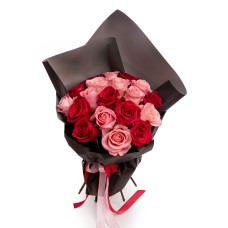 Bouquet of red and pink roses "Instant Love". (standard)