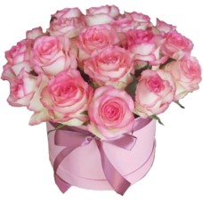 19 Pink Roses In Hatbox